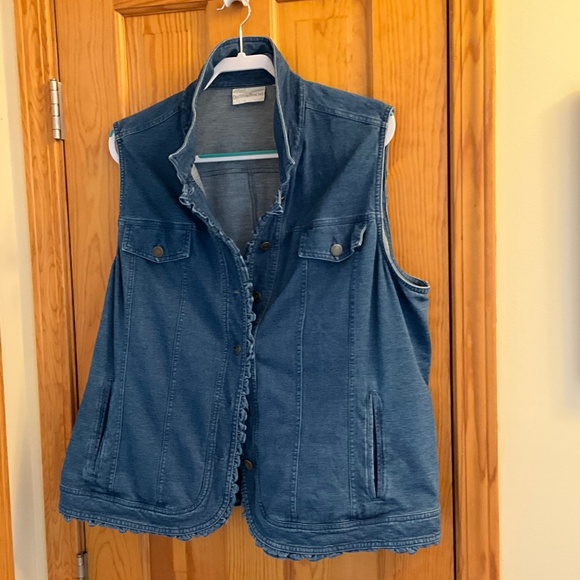 Draper’s and Damon’s Ruffled Sleeveless Denim Vest - Picture 1 of 5